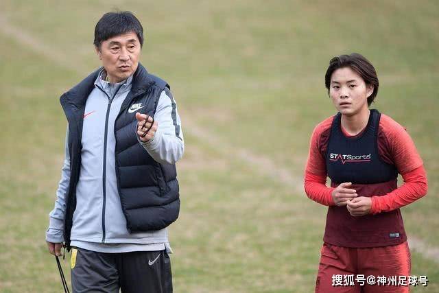 周穗安：将引入更多微型足球场 普及下楼即踢球理念